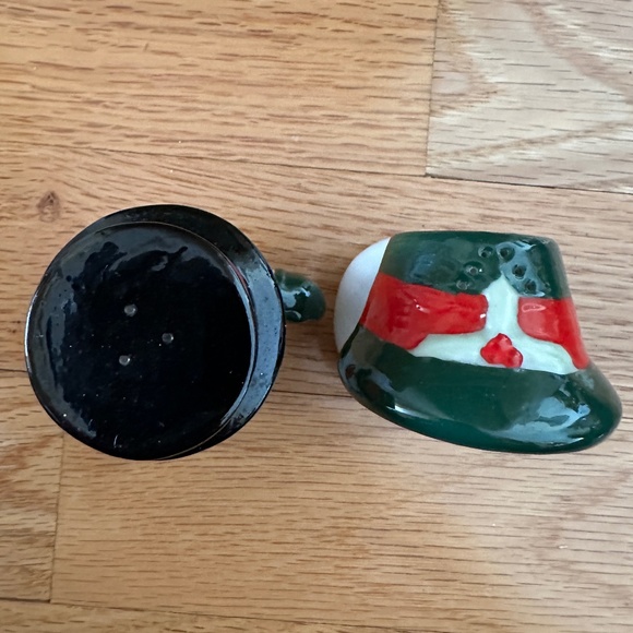 Vtg Halmark Mr and Mrs Snowman Porcelain Christmas Salt & Pepper Shakers 1970s - Picture 2 of 11